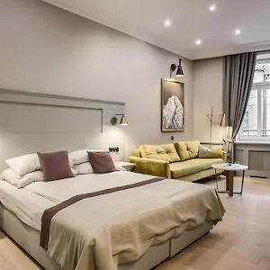 Krupowki 17 & Bed & Breakfast